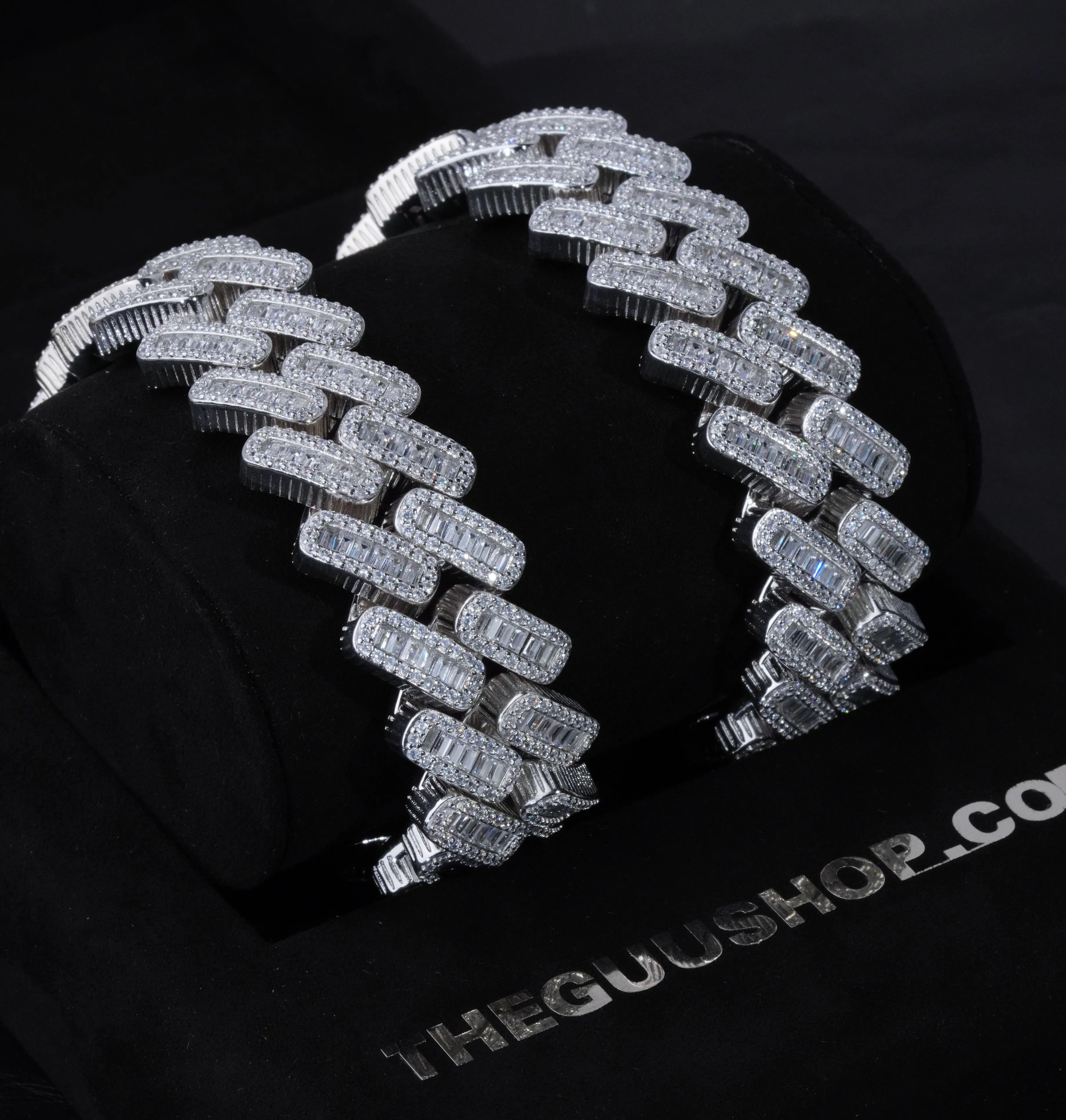 20MM Baguette Prong Link Bracelet
