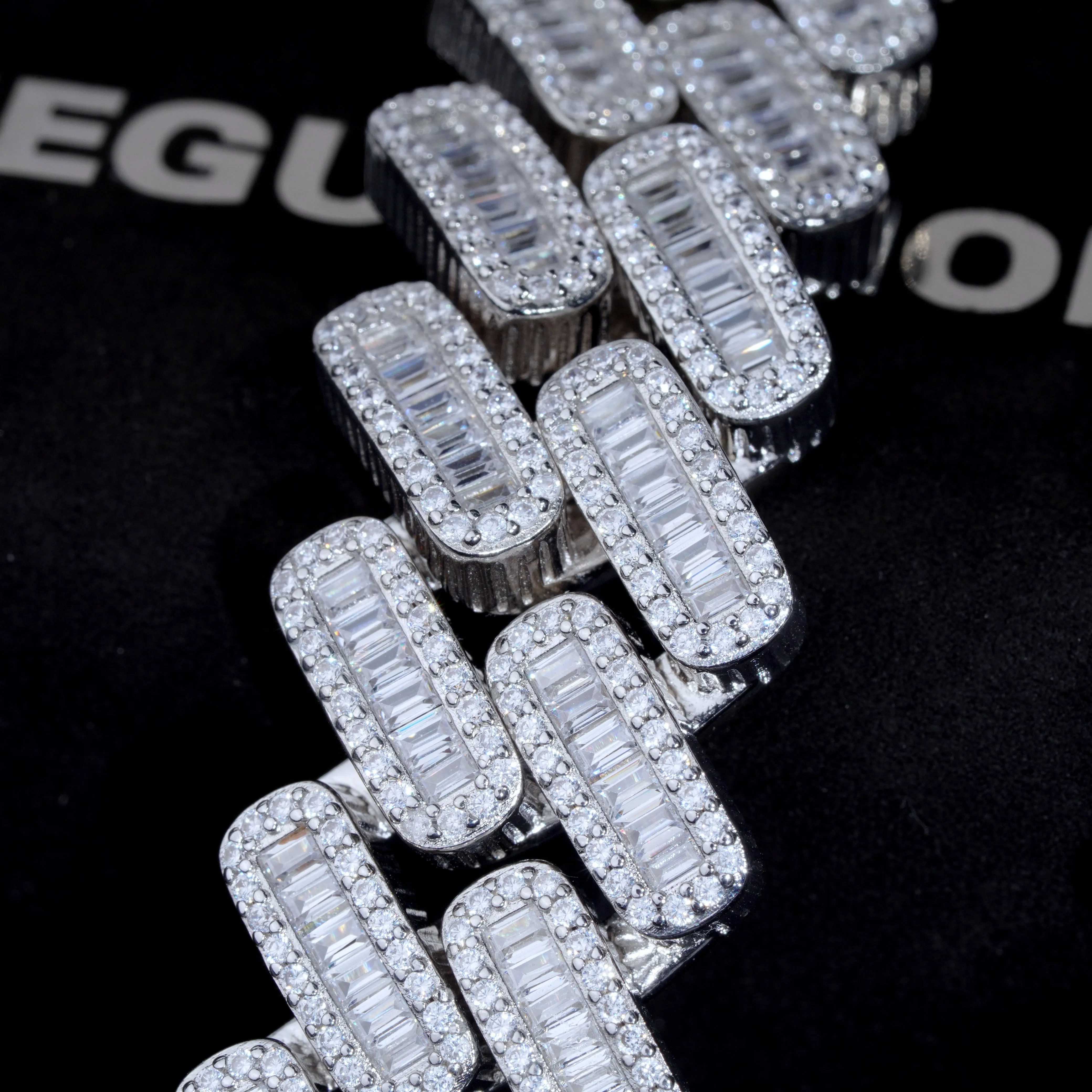 20MM Baguette Prong Link Bracelet