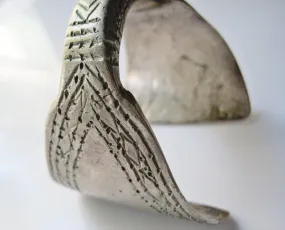 Antique Silver Bedouin Omani Flared Cuff Bracelet from the Arabian Peninsula