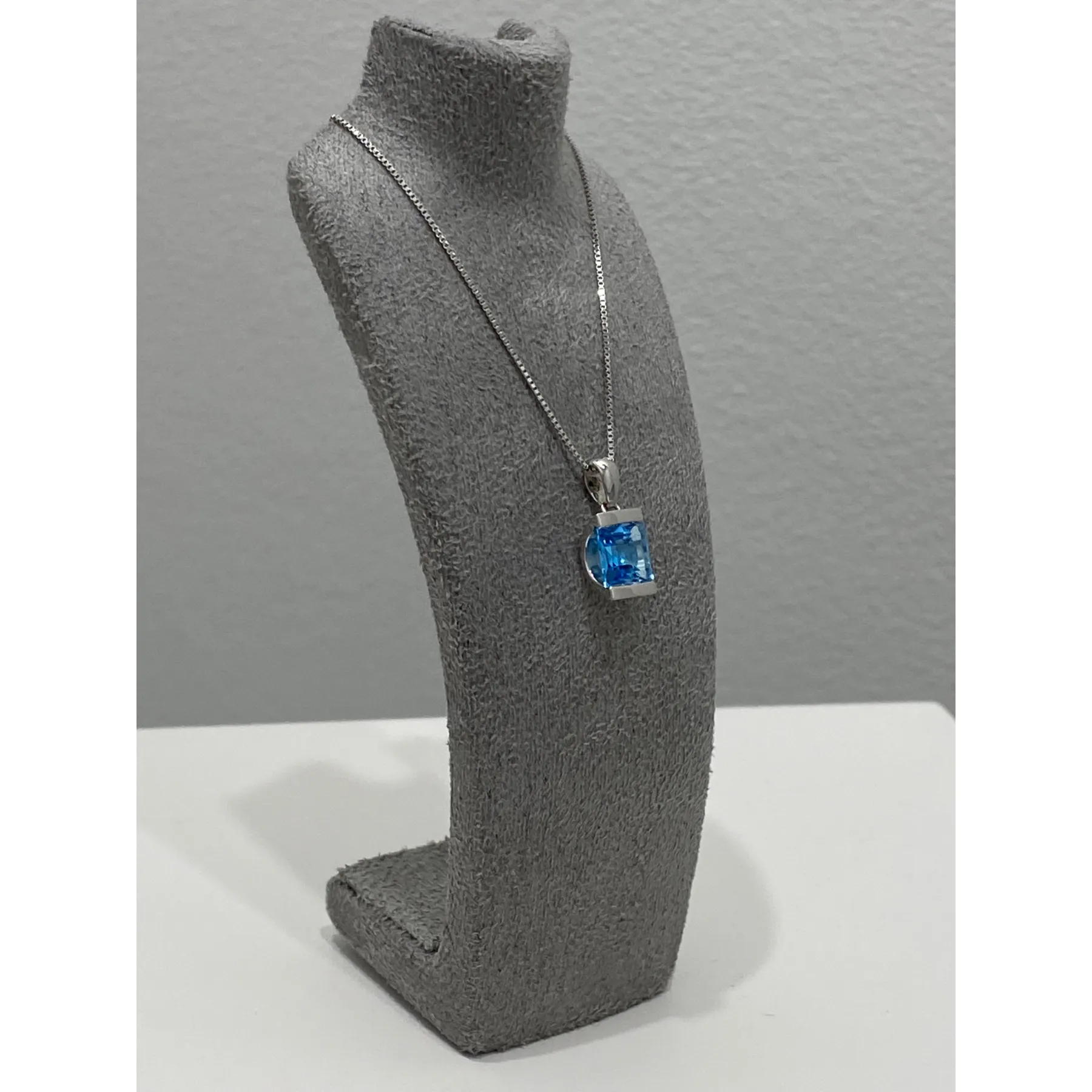 Aquamarine Necklace - 9ct White Gold