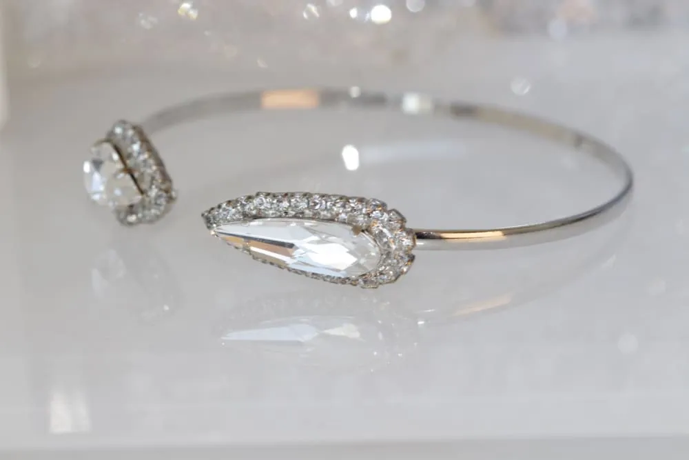 CRYSTAL BRACELET