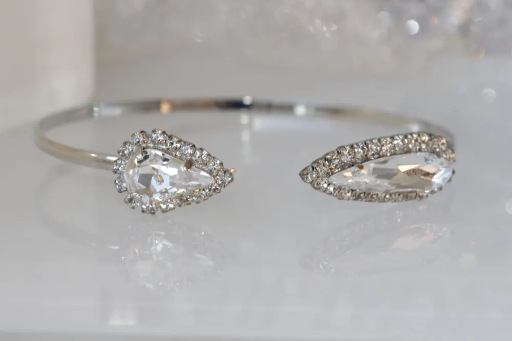 CRYSTAL BRACELET