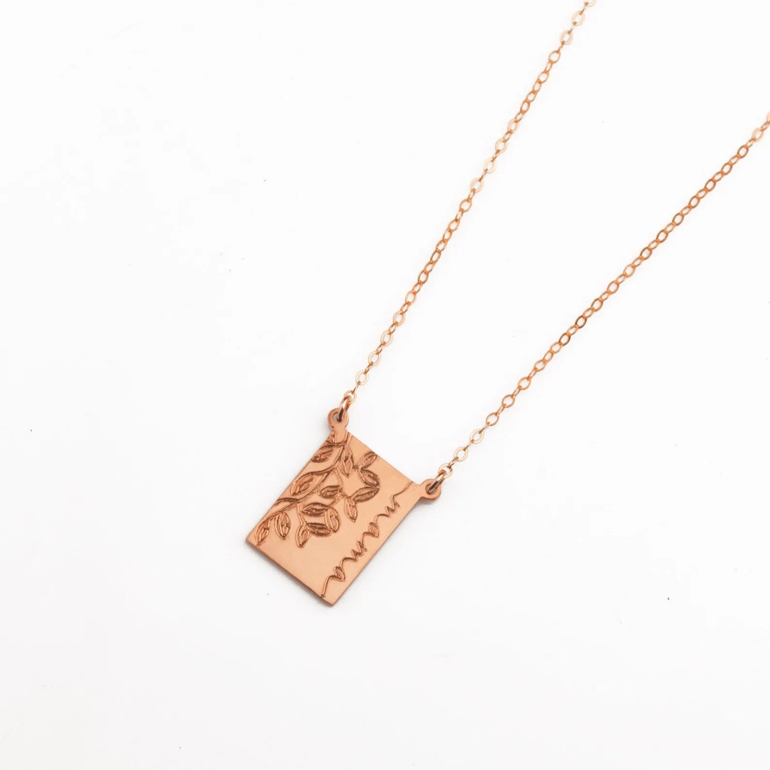 Engraved Mama Necklace with Branch Detailing