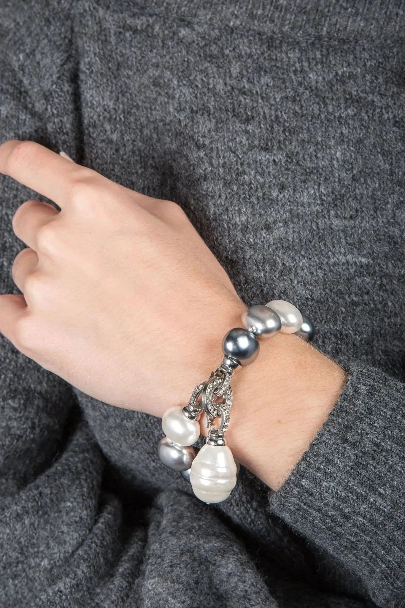 Neapolitan Pearl Bracelet