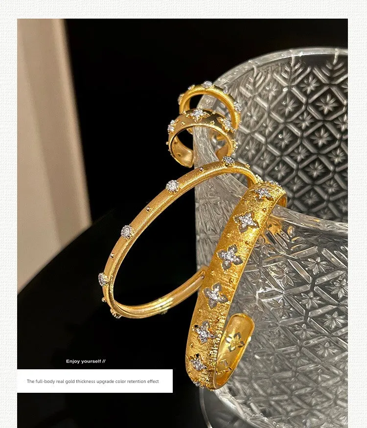 Retro Gold Texture Rhinestone Bracelet