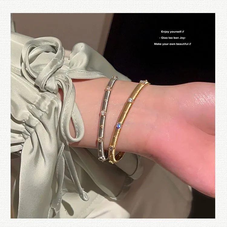 Retro Gold Texture Rhinestone Bracelet