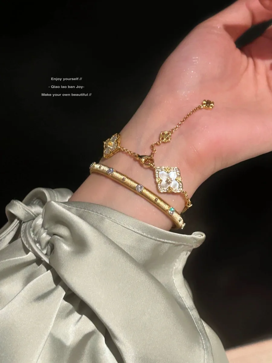 Retro Gold Texture Rhinestone Bracelet