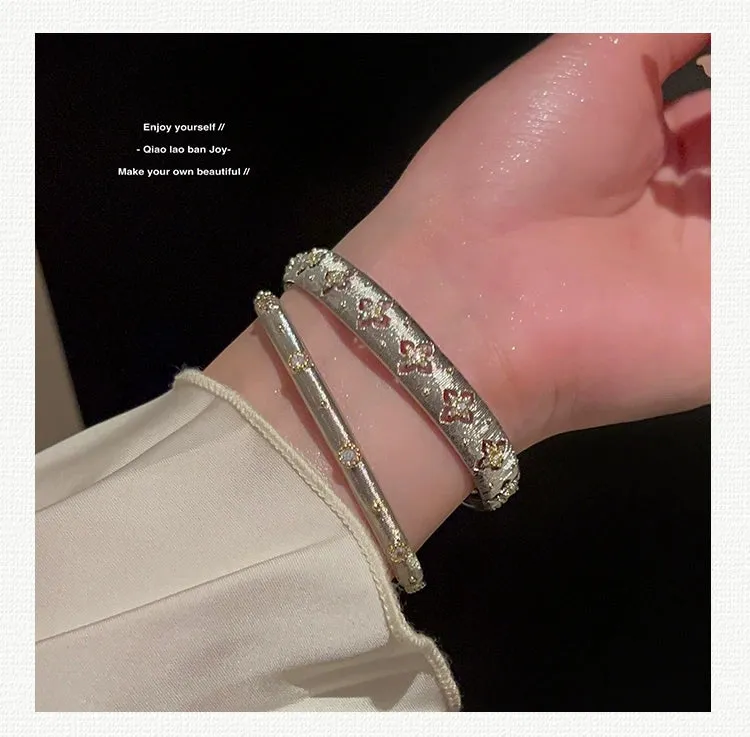Retro Gold Texture Rhinestone Bracelet