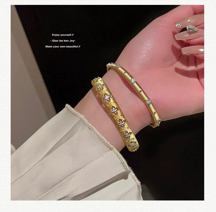 Retro Gold Texture Rhinestone Bracelet