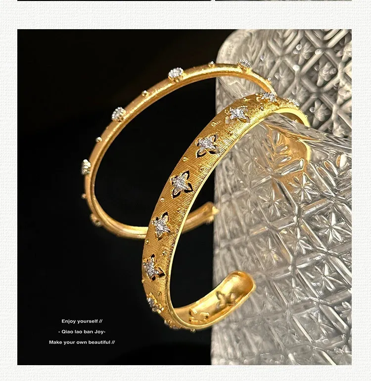 Retro Gold Texture Rhinestone Bracelet