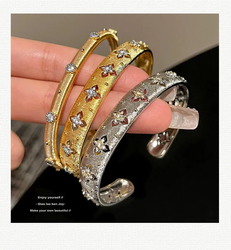 Retro Gold Texture Rhinestone Bracelet