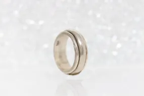 SPINNER WEDDING BAND