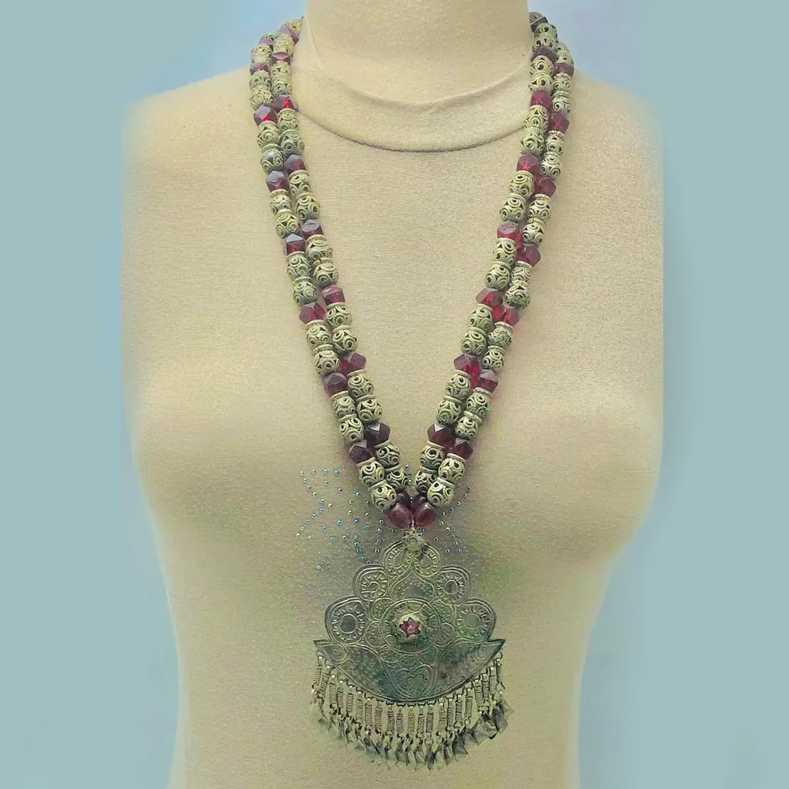 Vintage Metal and Glass Stones Beaded Long Chain Pendant Necklace